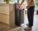 Контейнер для мусора Joseph Joseph Titan 30l Intelligent Waste carbon black (30146)